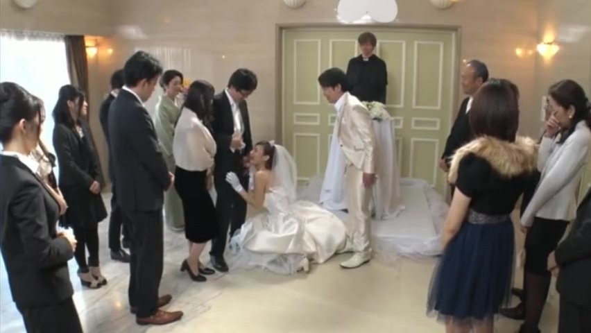 结婚最后的交接仪式，就是爸爸操完女儿，然后托付给女婿。