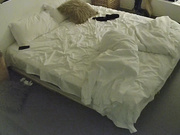 民宿酒店胖妞自觉穿上情趣开档丝袜侍候男人 这女上的体位对男人来说也是个考验呐 乐在其中2