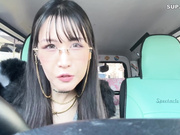 YMDS-283 ヤリマンワゴンが行く！！ハプニング ア ゴーゴー！！宍戸里帆とリズの珍道中 制御不能！ - 1of5