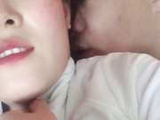 【贵在真实】如此漂亮的韵味少妇，三点竟然还是粉的，和黝黑猥琐工程老板偷情，老板舔的她太舒服 想尿尿，表情很浪