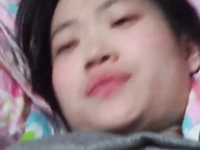 【贵在真实】如此漂亮的韵味少妇，三点竟然还是粉的，和黝黑猥琐工程老板偷情，老板舔的她太舒服 想尿尿，表情很浪