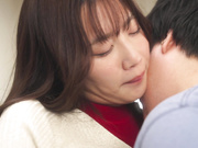 ROE-541 出張で泊まりに来た叔母と同居生活 無防備すぎる仕事終わり蒸れた肉感パンスト姿に僕は理性を狂わされて…。 一色桃子 - 4of5