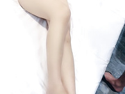 极品大奶少妇【小蜜妖】与嫩妹多人运动舌吻舔奶前后夹击 (8)